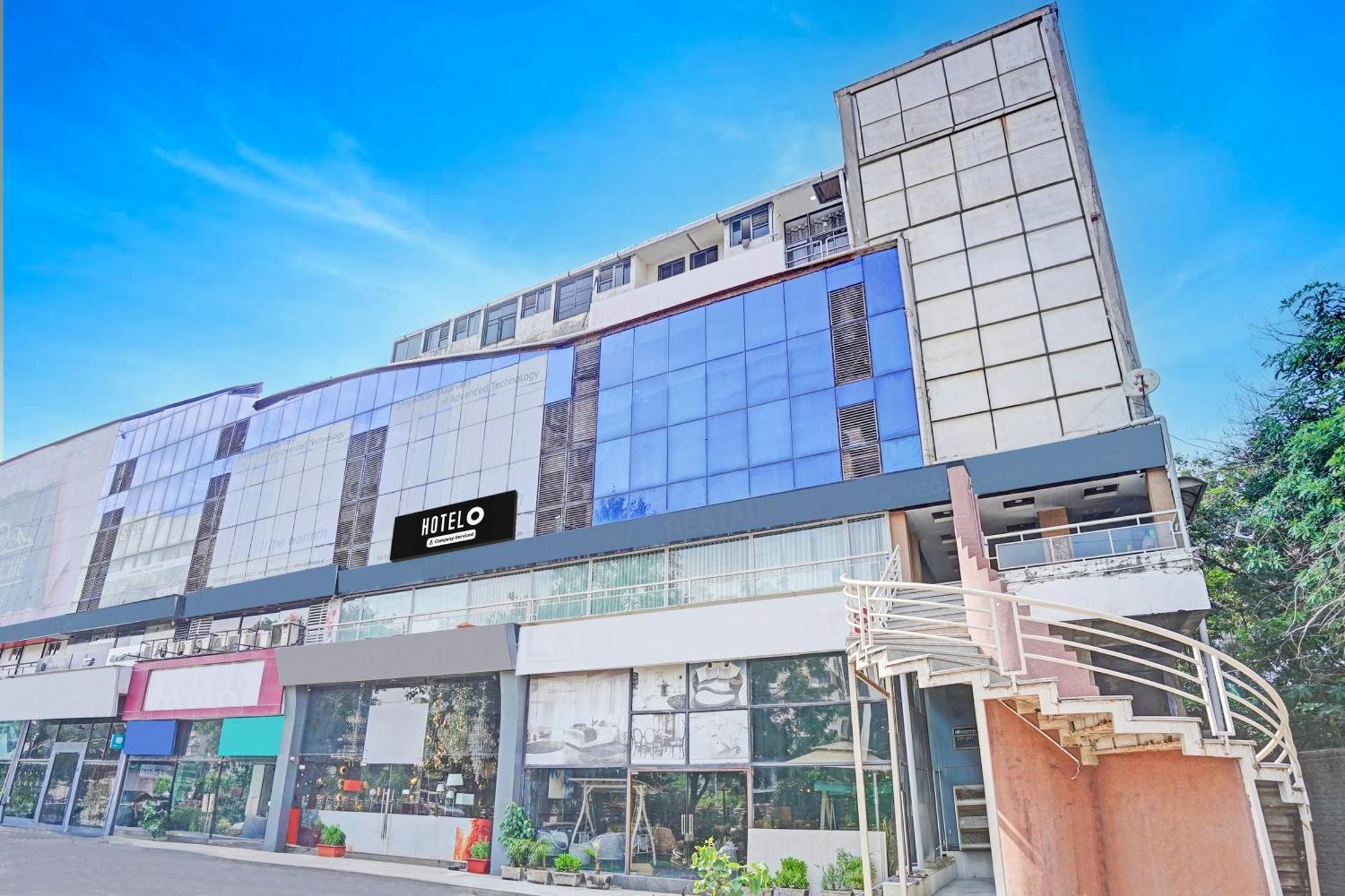 Hotel O S. G. Highway Formerly I Land Park 아흐메다바드 외부 사진